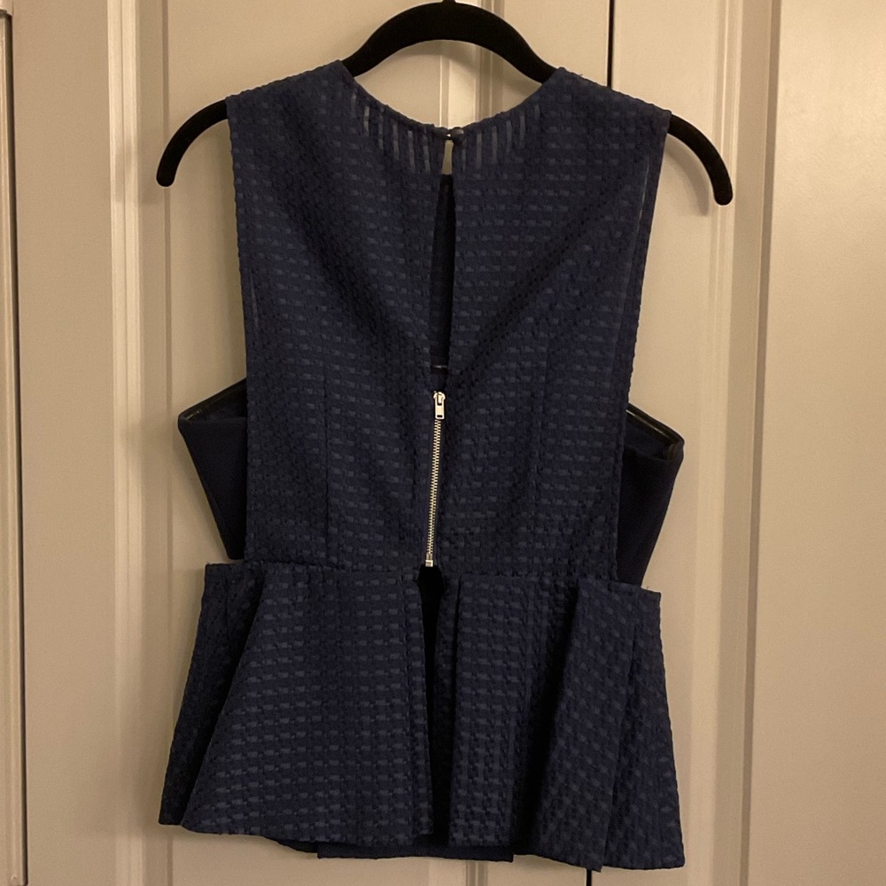 Navy Cutout Top Size 4 - Picture 2 of 4